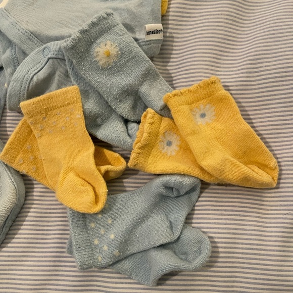 Bundle of baby girl 6 onesies, 4 socks and 3 bibs size PREEMIE and NEWBORN - Picture 2 of 7